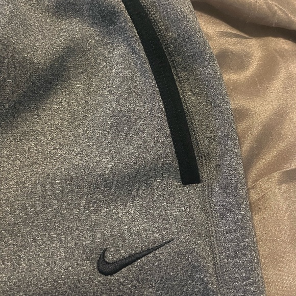 Nike Women’s Grey sweatpants (Dri-Fit)-Large - Picture 7 of 8
